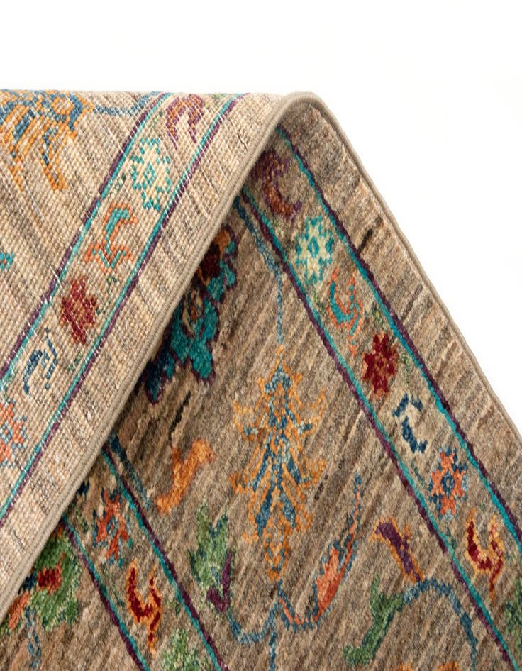 Detail image of 5' x 6' 10 Ariana Wool Rug