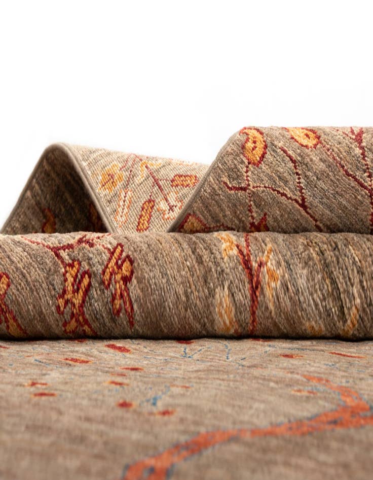 Detail image of 5' x 6' 7 Ariana Wool Rug