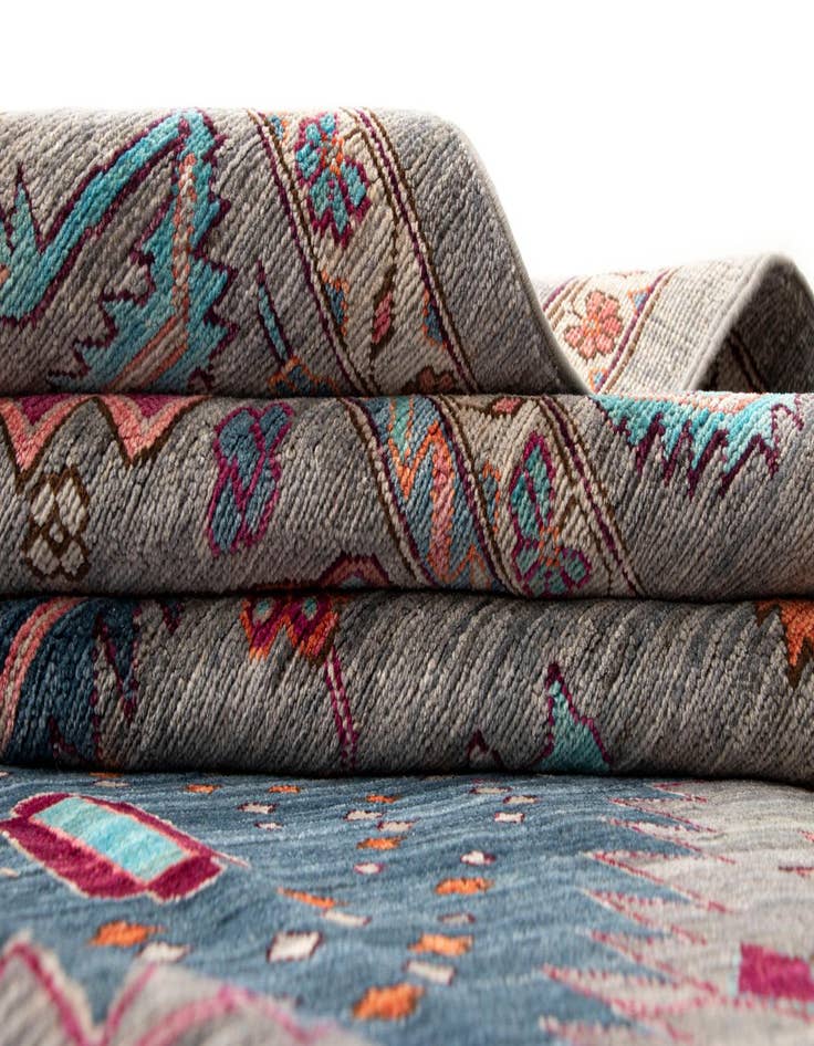 Detail image of  8' 10 x 11' 9 Ariana Wool Rug