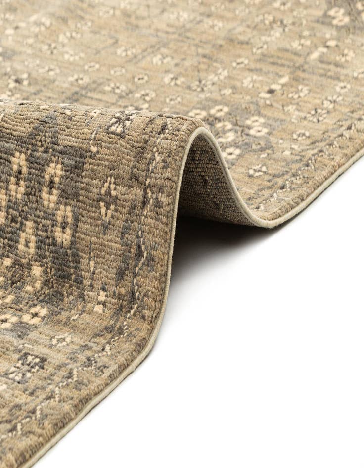 Detail image of  8' 1 x 11' 4 Ghazni Diyar Rug