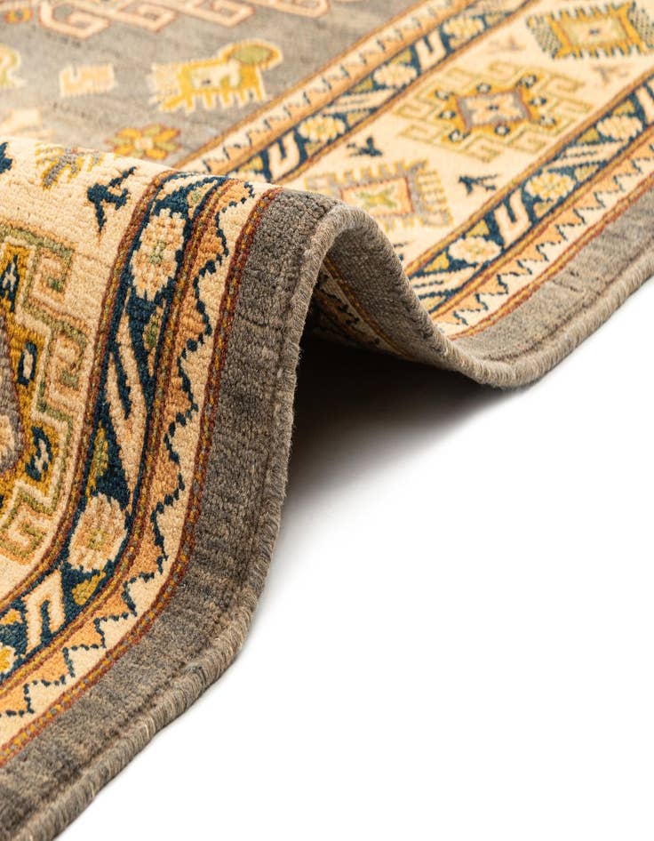 Detail image of  7' 11 x 9' 9 Ghazni Diyar Rug