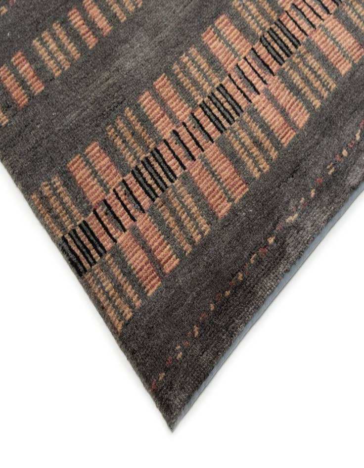 Detail image of  8' 5 x 9' 11 Modern Manshu Wool Rug