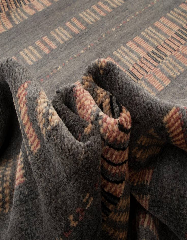 Detail image of  8' 5 x 9' 11 Modern Manshu Wool Rug