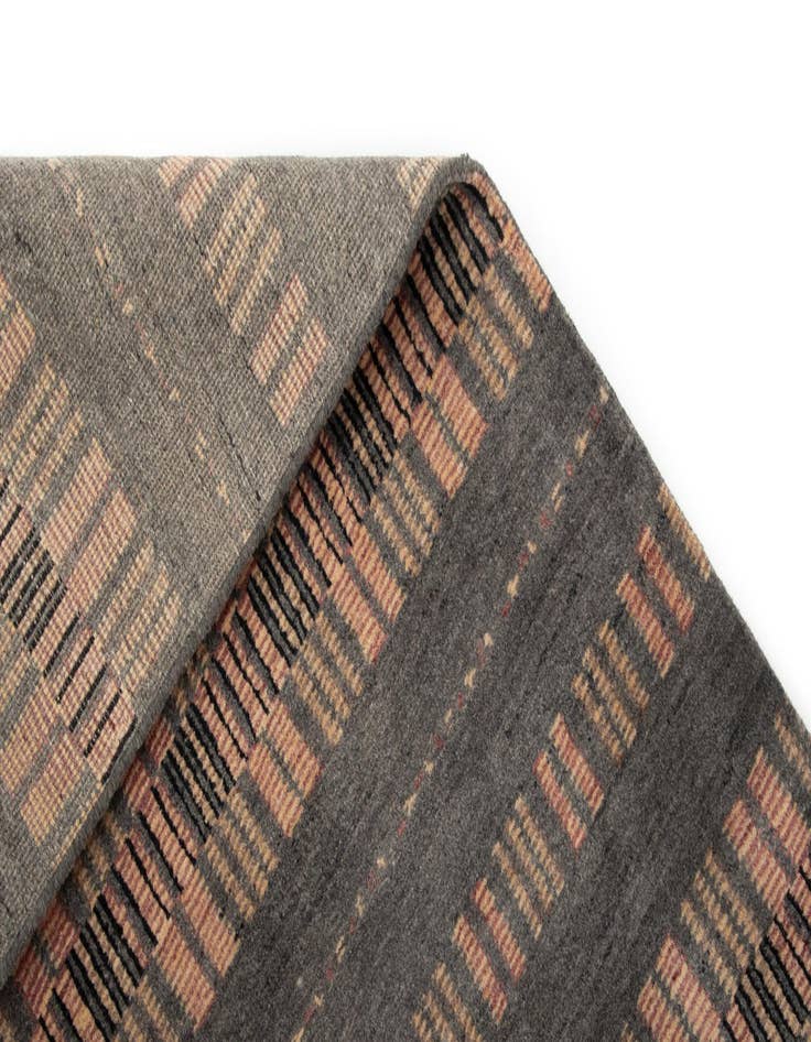 Detail image of  8' 5 x 9' 11 Modern Manshu Wool Rug