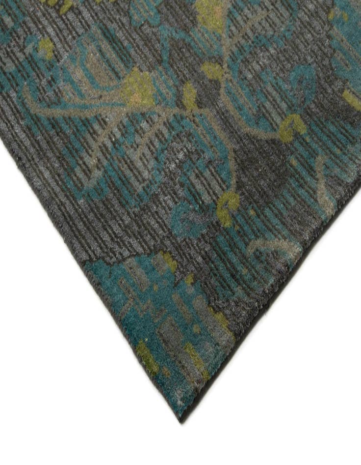 Detail image of  7' 11 x 9' 11  Hand Knotted Modern Manshu Rug