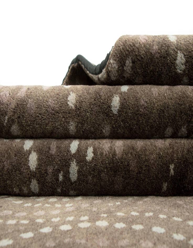 Detail image of  7' 9 x 9' 11 Modern Manshu Wool Rug