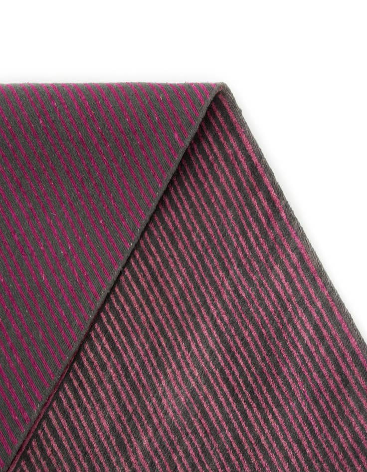 Detail image of  7' 7 x 9' 10 Modern Nehmo Rug