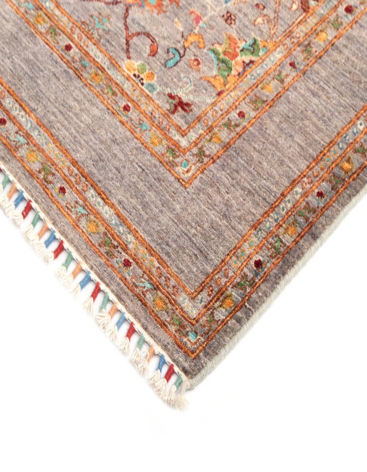 Detail image of  4' 11 x 6' 4 Rubin Wool Rug