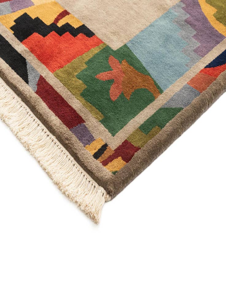 Detail image of  5' 9 x 8' Scala Rug