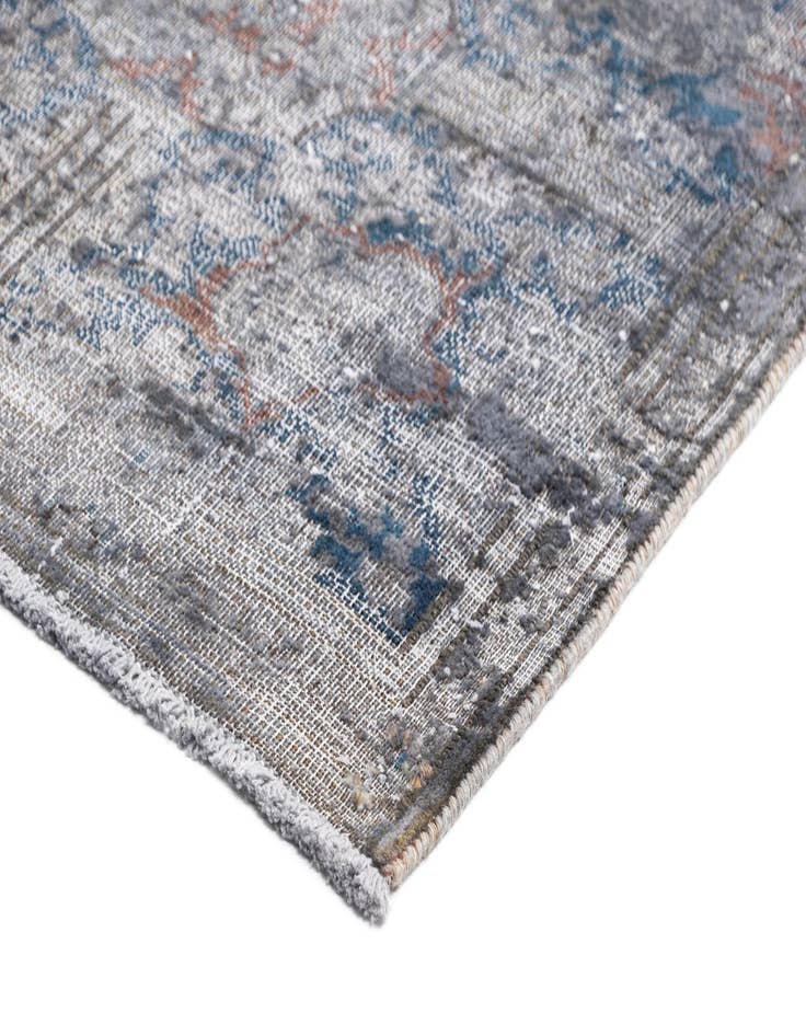 Detail image of  9' 9 x 12' 11 Vintage Royal Wool Rug