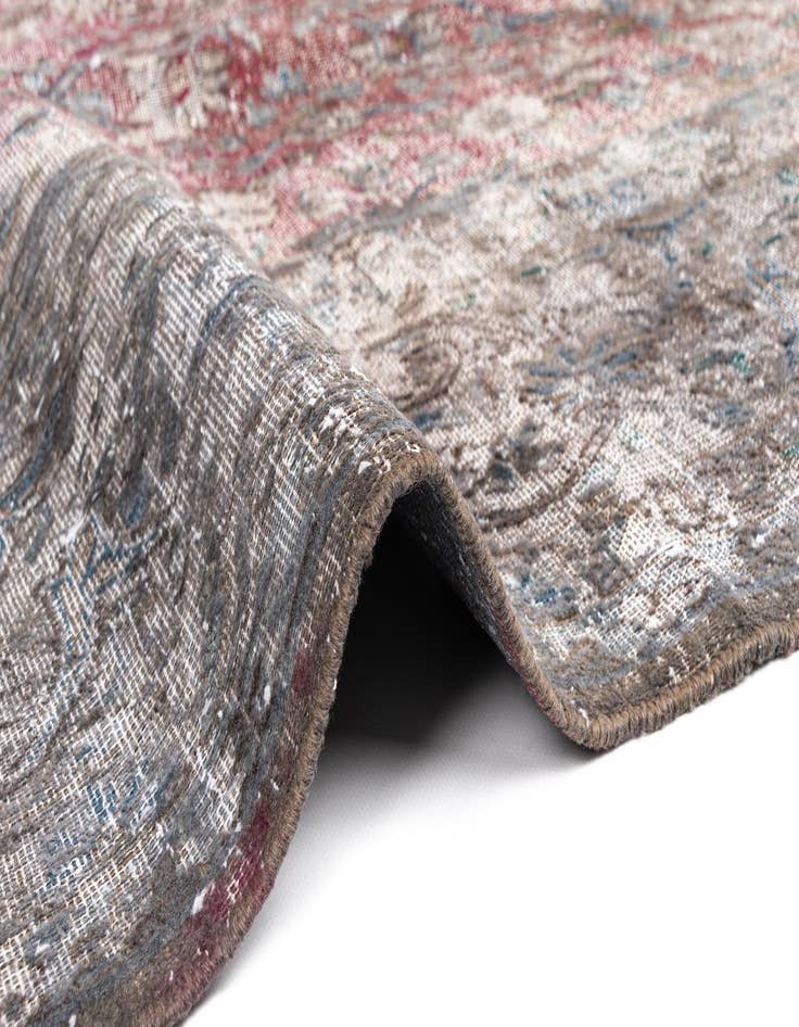 Detail image of  9' 5 x 13' 4 Vintage Royal Wool Rug