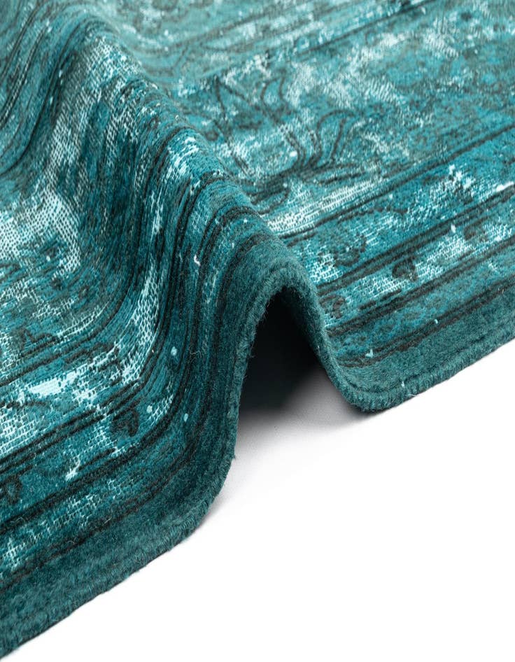 Detail image of  9' 5 x 12' Vintage Royal Wool Rug