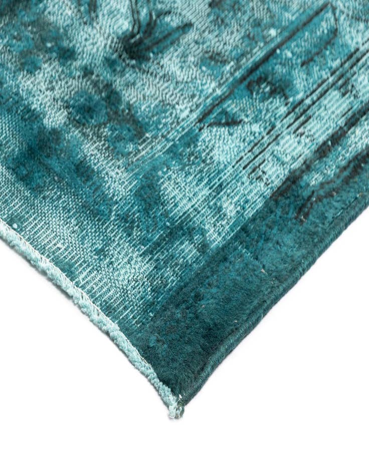 Detail image of  9' 5 x 12' Vintage Royal Wool Rug