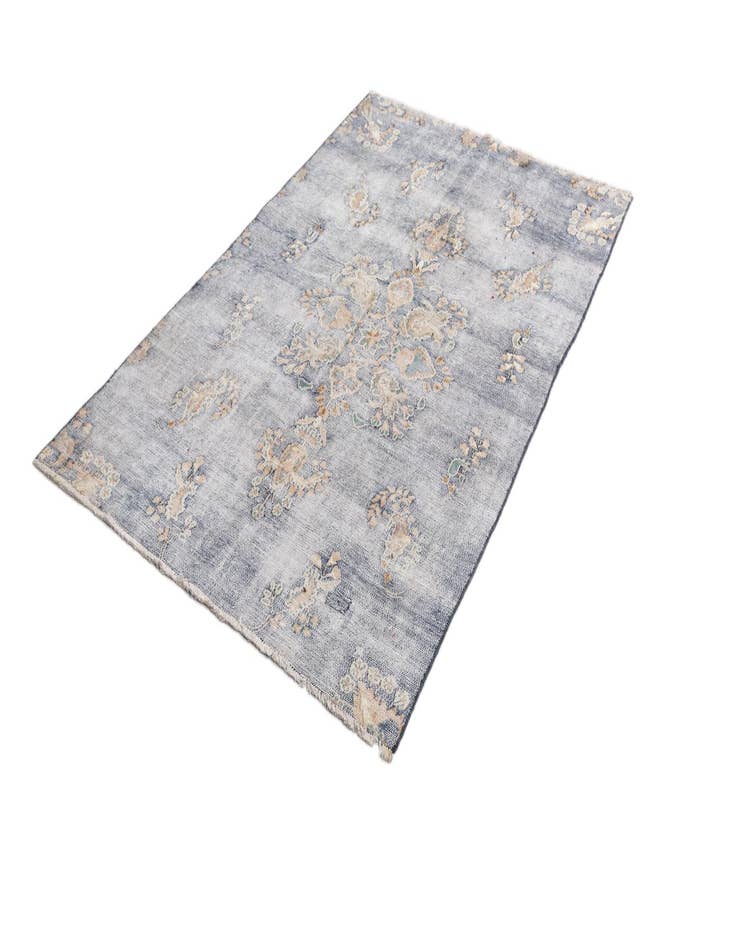 Detail image of  4' 4 x 6' 7 Vintage Royal Wool Rug