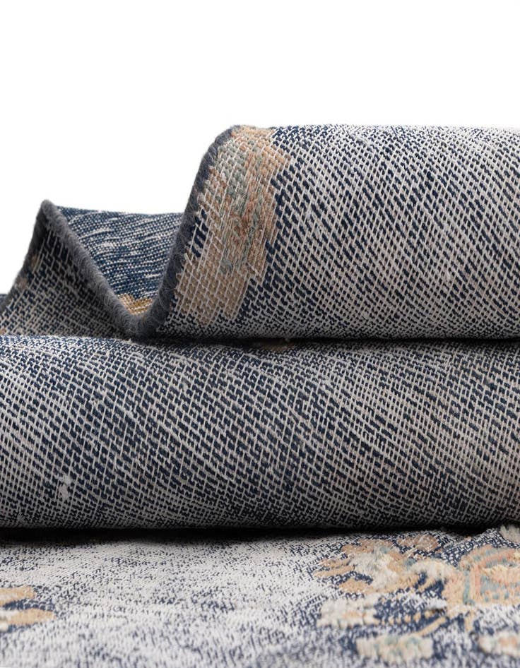 Detail image of  4' 4 x 6' 7 Vintage Royal Wool Rug