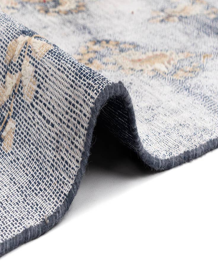 Detail image of  4' 4 x 6' 7 Vintage Royal Wool Rug