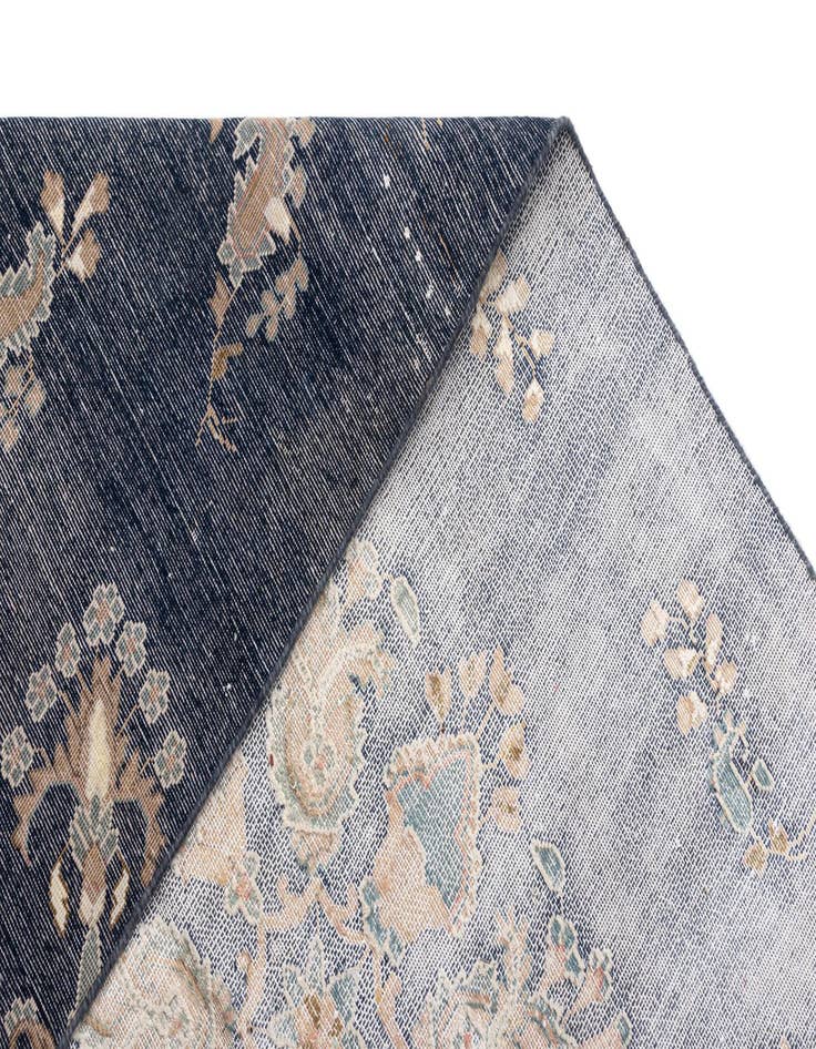 Detail image of  4' 4 x 6' 7 Vintage Royal Wool Rug