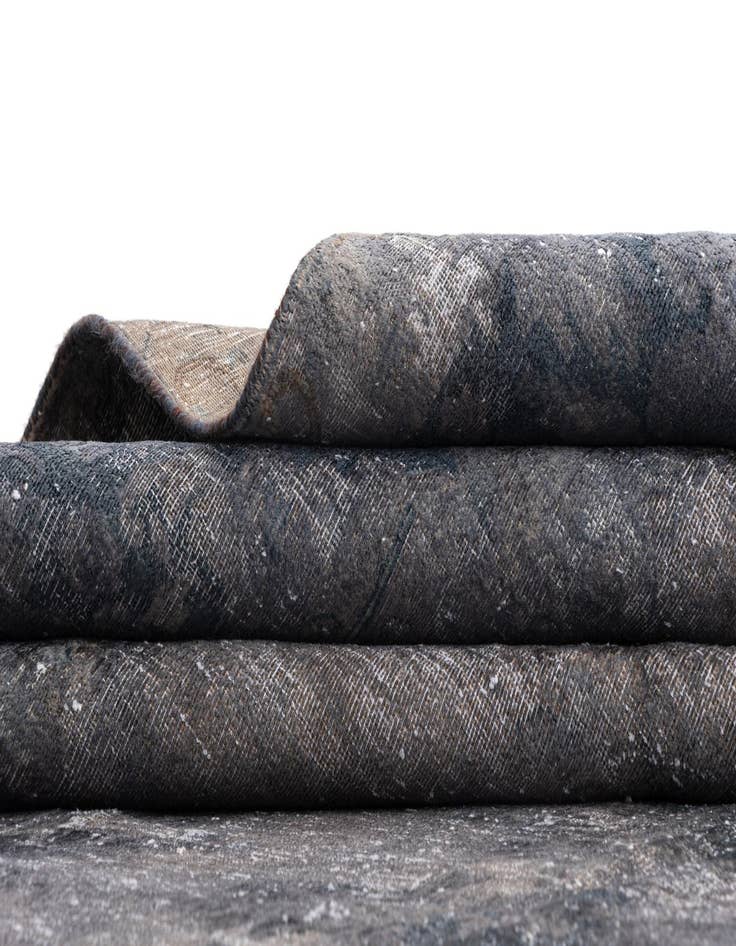 Detail image of  9' 8 x 12' 6 Vintage Royal Wool Rug