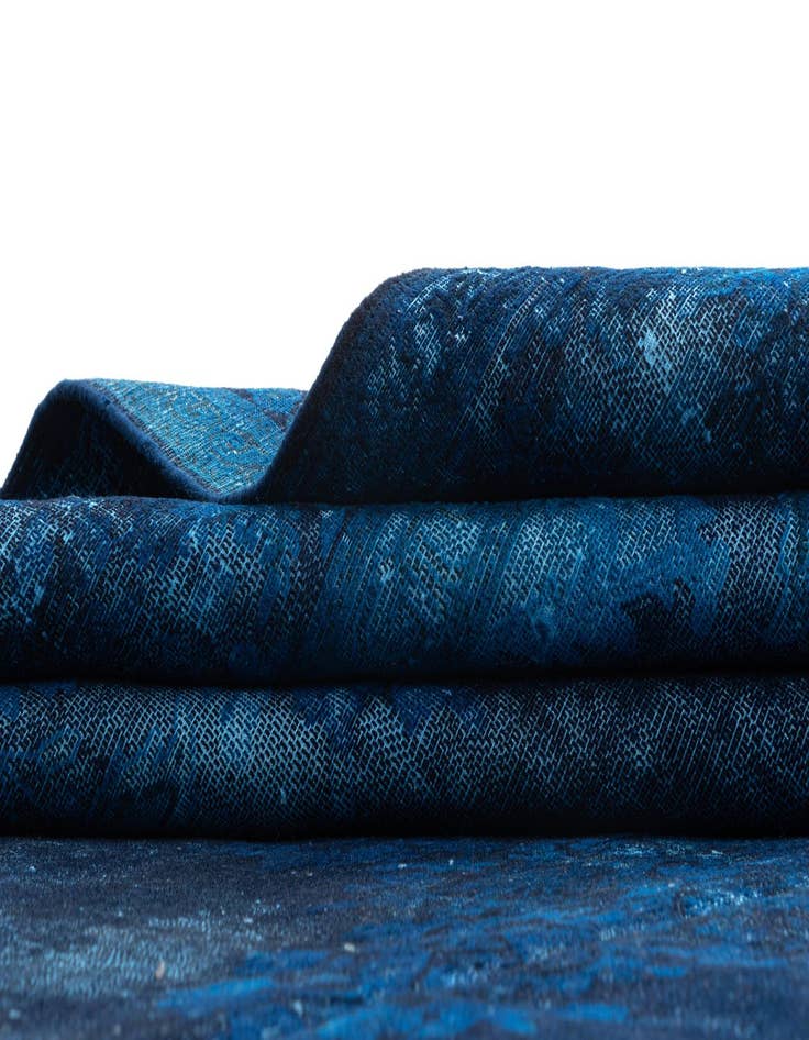 Detail image of  9' 10 x 13' 1 Vintage Royal Wool Rug