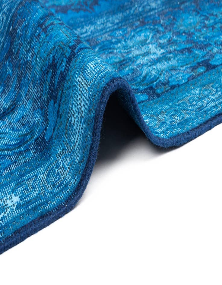 Detail image of  9' 10 x 13' 1 Vintage Royal Wool Rug