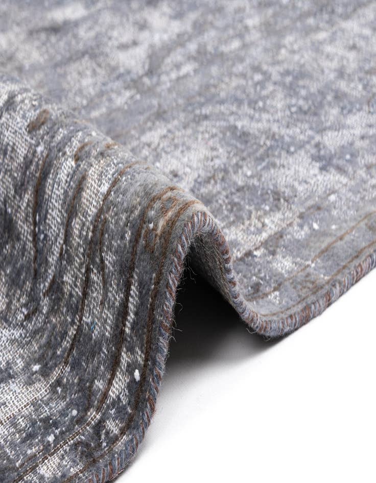 Detail image of  9' 6 x 12' 7 Vintage Royal Wool Rug