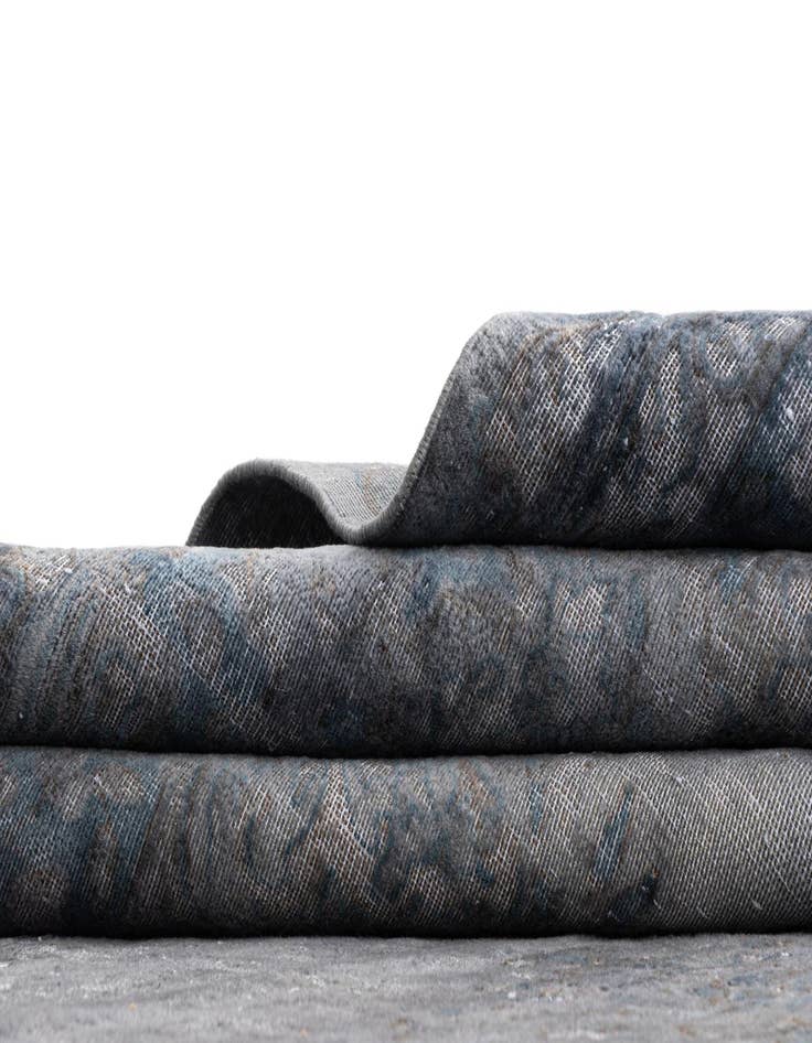 Detail image of  10' 1 x 13' 7 Vintage Royal Wool Rug