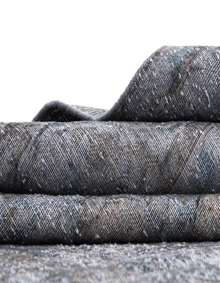 Detail image of  9' 8 x 13' Vintage Royal Wool Rug