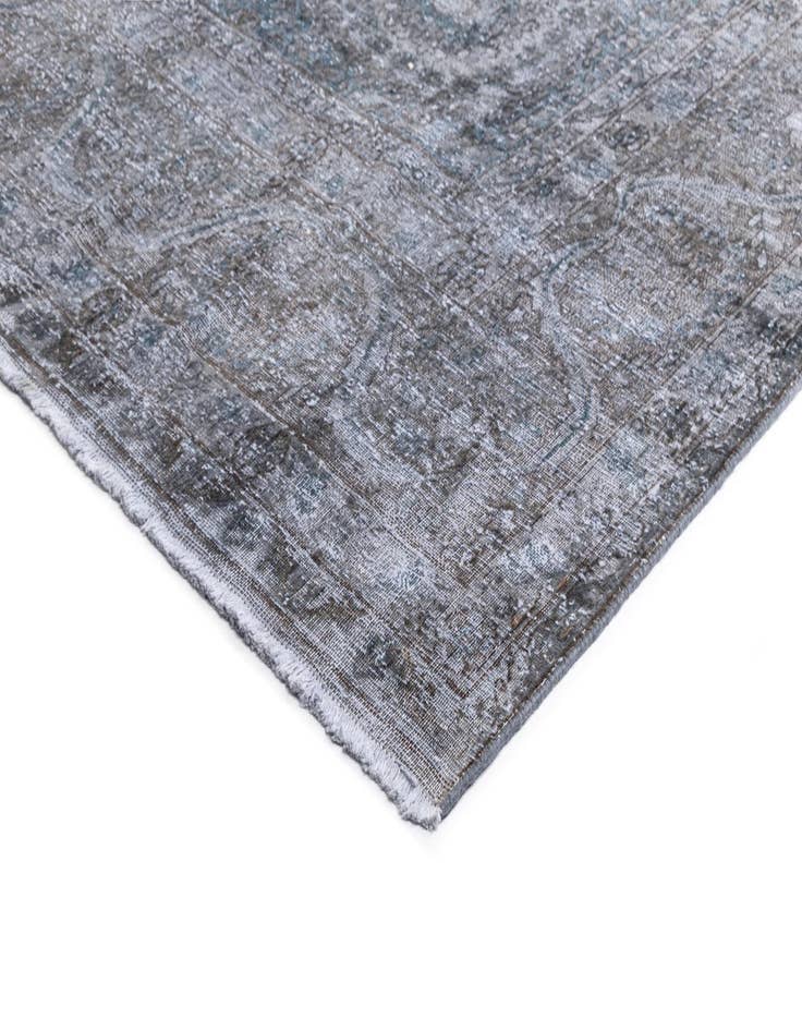 Detail image of  9' 8 x 13' Vintage Royal Wool Rug