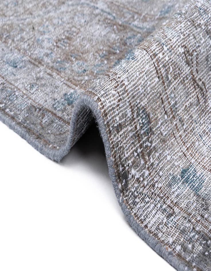 Detail image of  9' 8 x 13' Vintage Royal Wool Rug