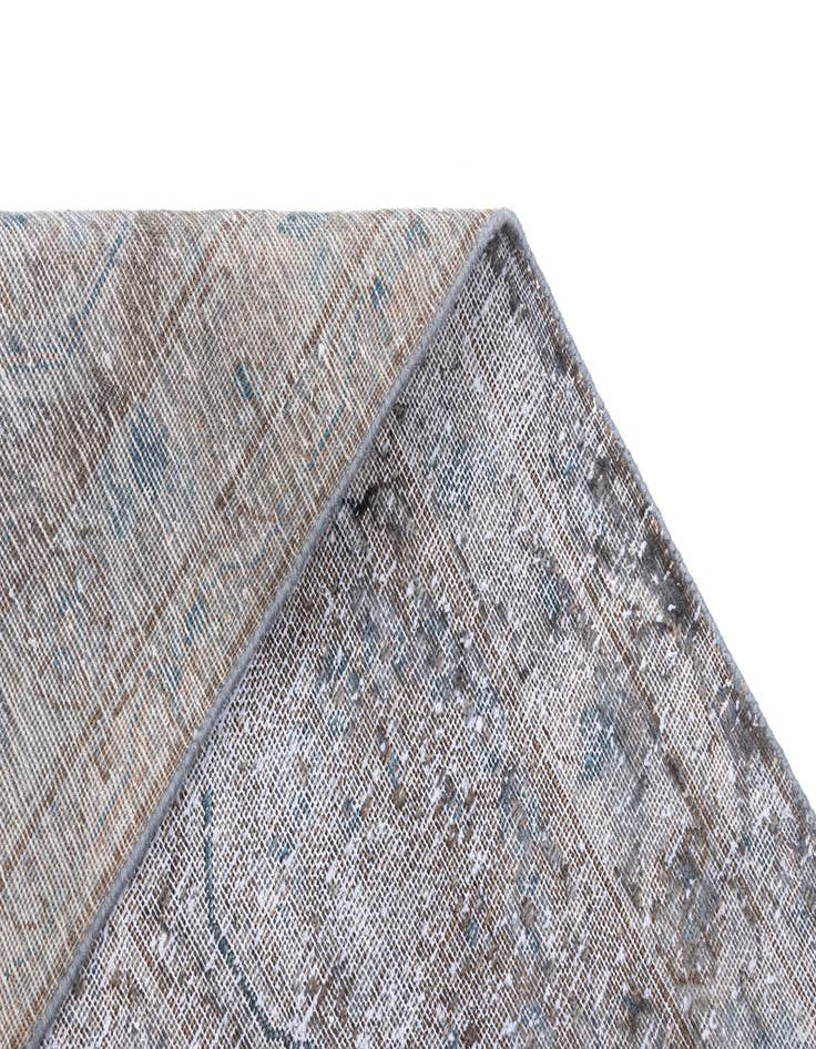 Detail image of  9' 8 x 13' Vintage Royal Wool Rug