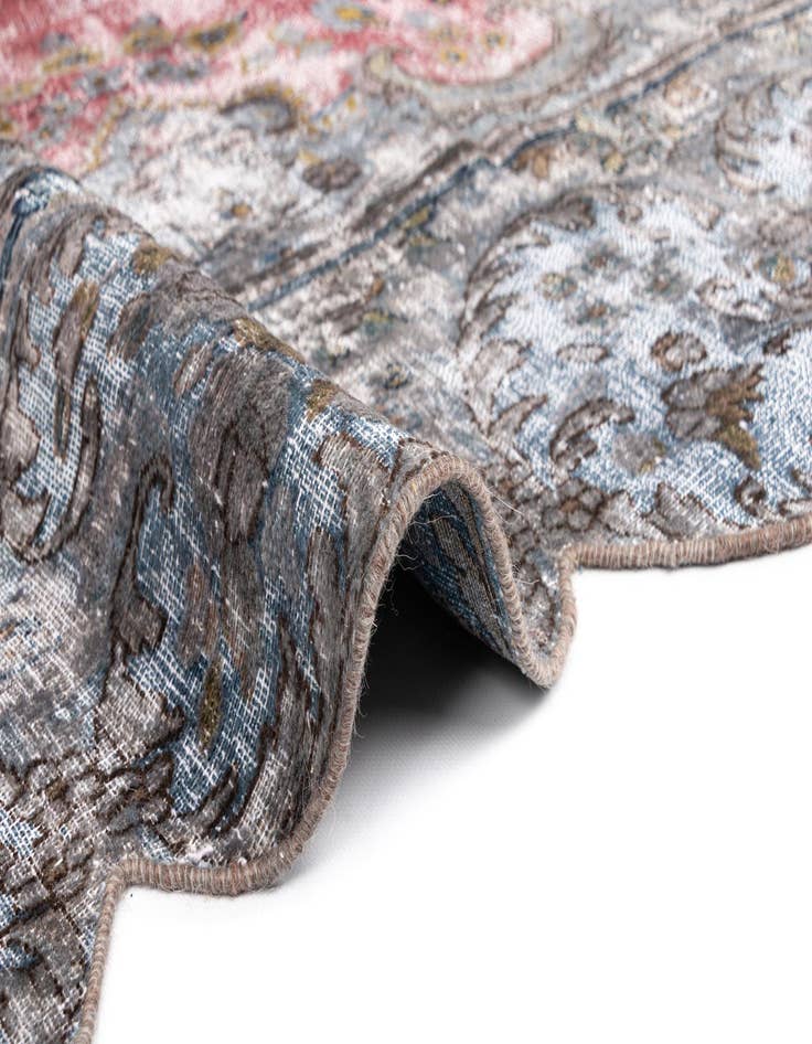 Detail image of  8' 10 x 15' 6 Vintage Royal Wool Rug