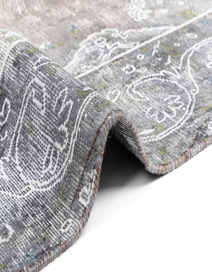 Detail image of  9' 7 x 12' 9 Vintage Royal Wool Rug