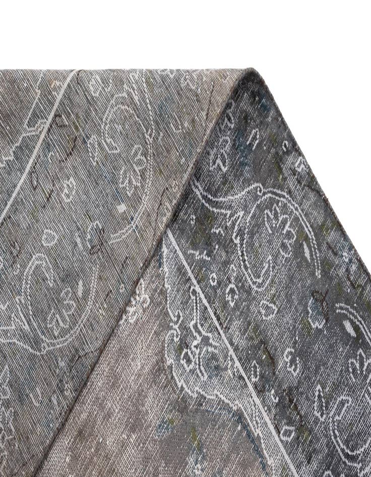 Detail image of  9' 7 x 12' 9 Vintage Royal Wool Rug