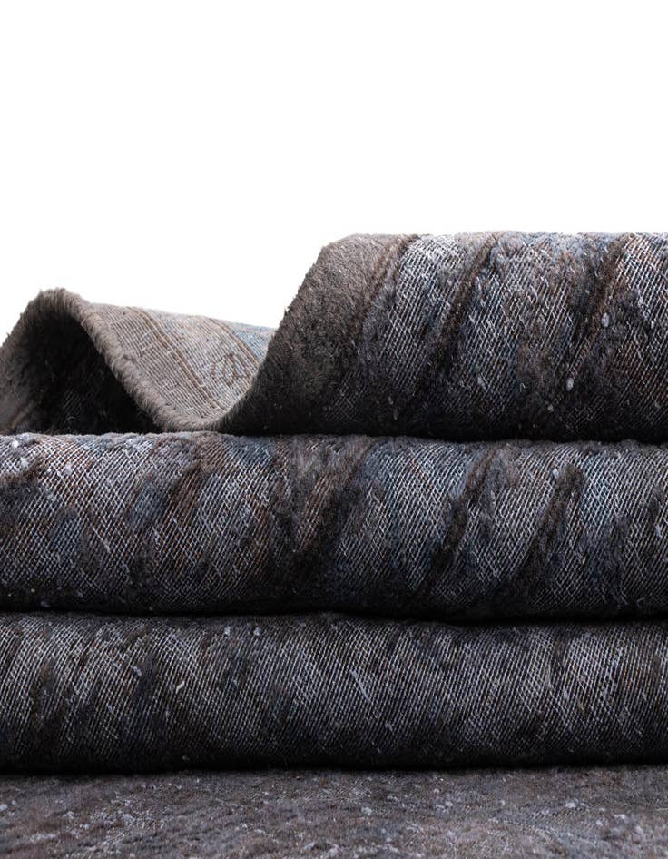 Detail image of  9' 9 x 12' 6 Vintage Royal Wool Rug