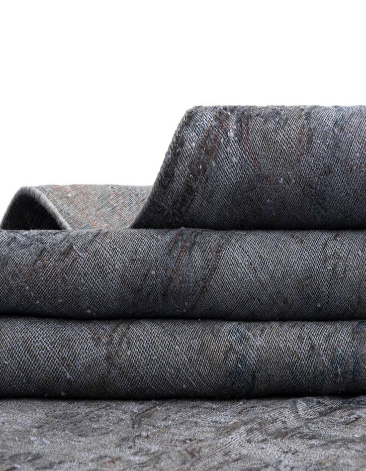 Detail image of  9' 5 x 12' 9 Vintage Royal Wool Rug