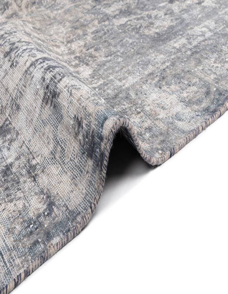 Detail image of  9' 1 x 12' 1 Vintage Royal Wool Rug