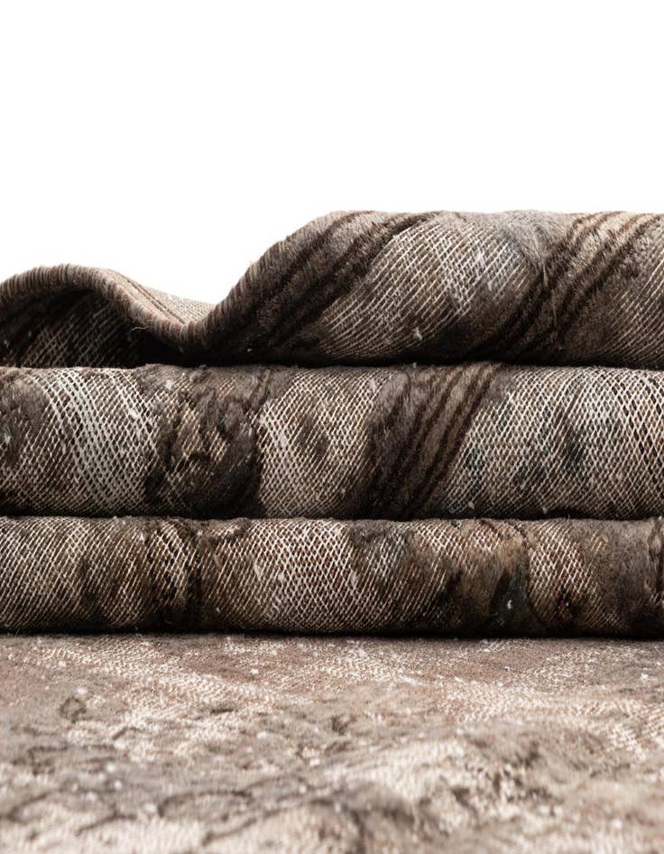 Detail image of  7' 9 x 11' 11 Vintage Royal Wool Rug