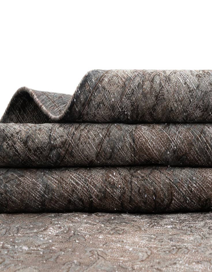 Detail image of  9' 8 x 12' 10 Vintage Royal Wool Rug