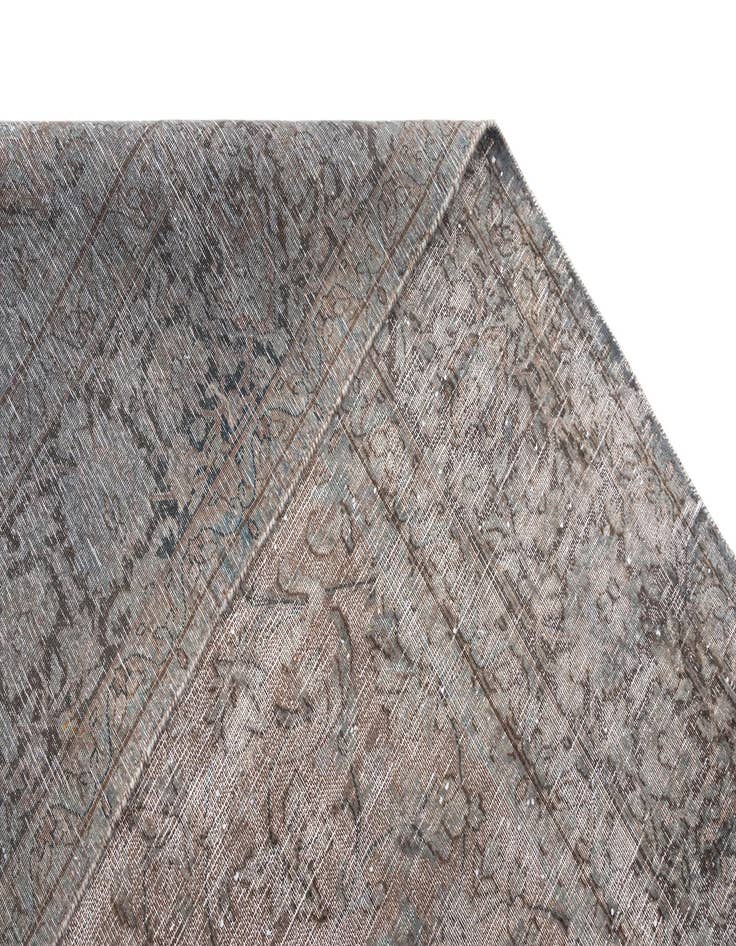 Detail image of  9' 8 x 12' 10 Vintage Royal Wool Rug