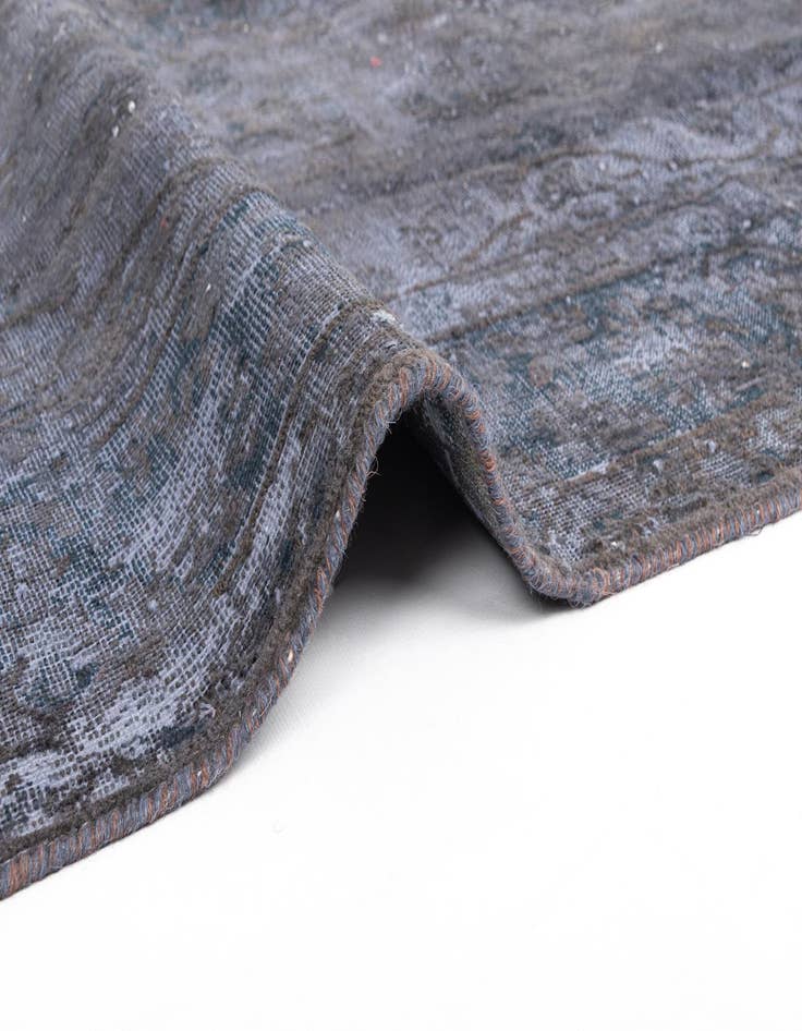 Detail image of  5' 6 x 8' 4 Vintage Royal Wool Rug