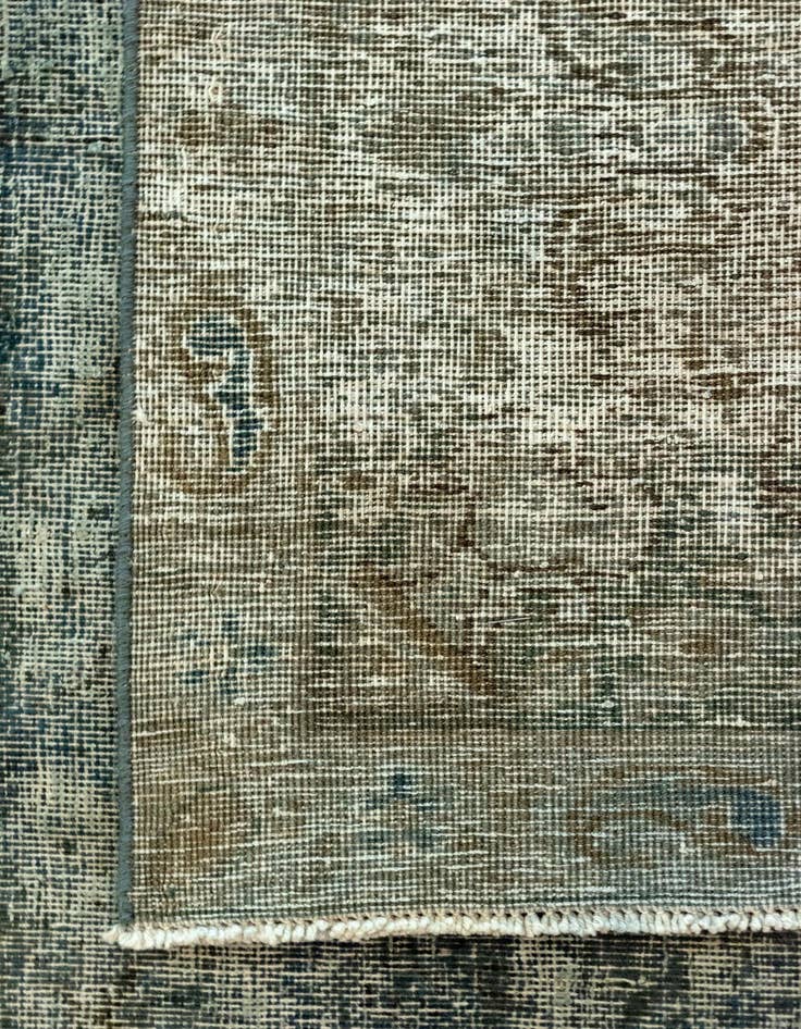 Detail image of  7' 11 x 10' 6 Vintage Royal Wool Rug