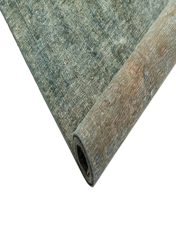 Detail image of  7' 11 x 10' 6 Vintage Royal Wool Rug