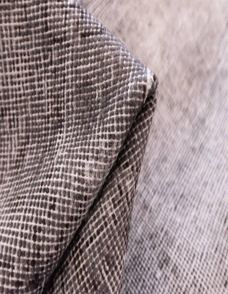 Detail image of  9' 6 x 13' 7 Vintage Royal Wool Rug