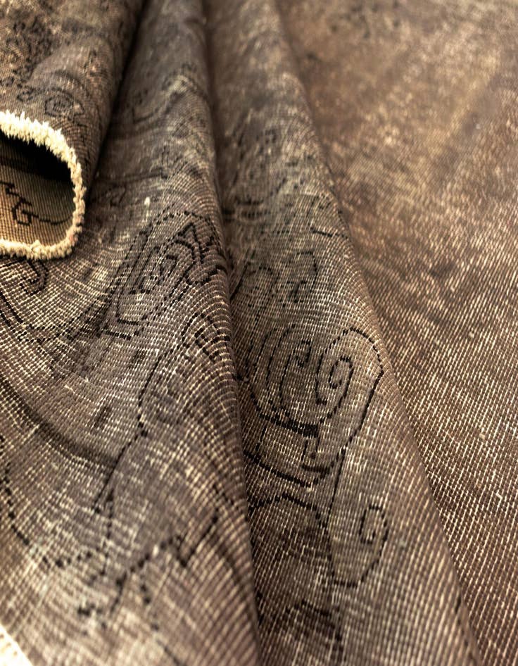 Detail image of  8' 5 x 10' 10 Vintage Royal Wool Rug