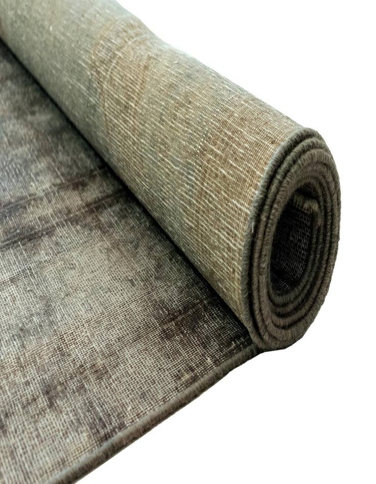 Detail image of  6' 8 x 10' 2 Vintage Royal Wool Rug