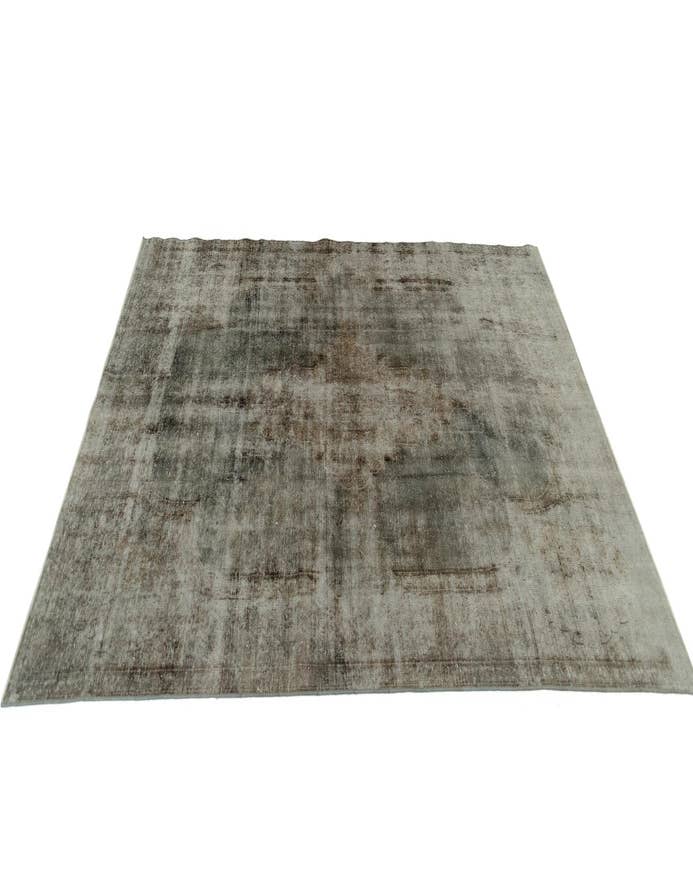 Detail image of  6' 8 x 10' 2 Vintage Royal Wool Rug