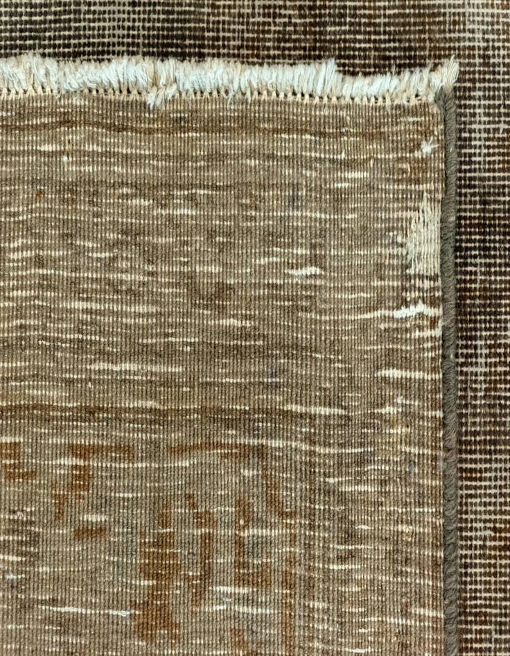 Detail image of  6' 8 x 10' 2 Vintage Royal Wool Rug