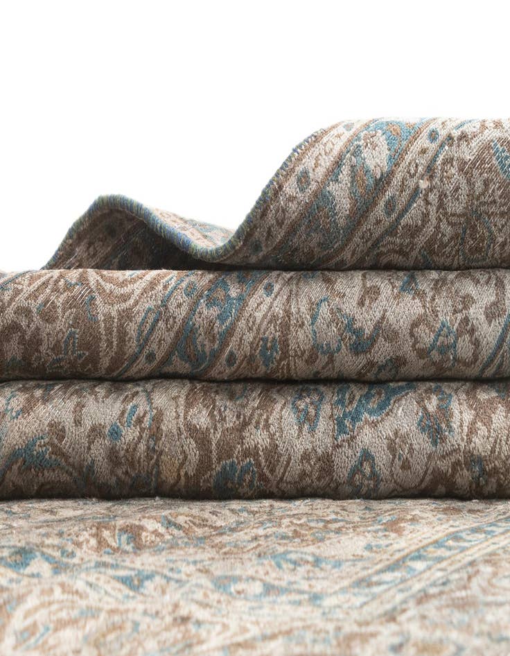 Detail image of  6' 2 x 9' 3 Vintage Royal Rug