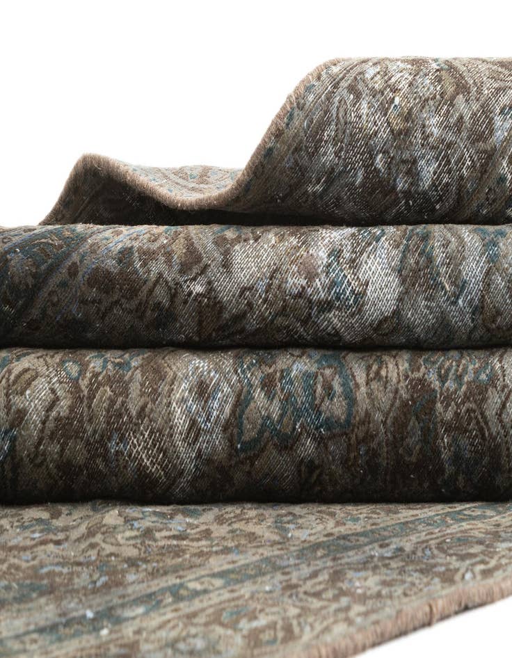 Detail image of  5' 7 x 8' 10 Vintage Rug