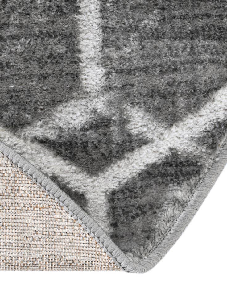 Detail image of  8' x 8' Lattice Trellis Round Rug